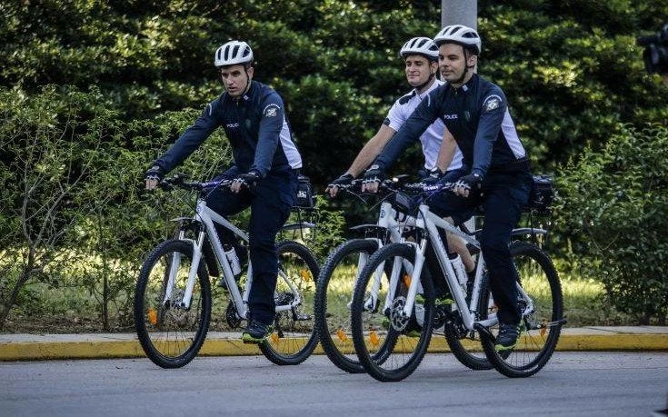 Ερχονται οι αστυνομικοί με ποδήλατα σε 10 πόλεις – Ποιες είναι αυτές